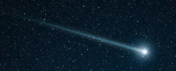 为什么彗星都拖条尾巴？