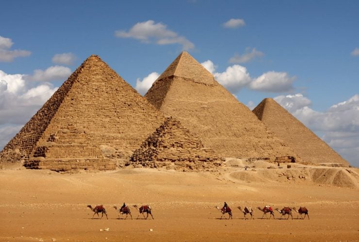 为什么说埃及金字塔是古代文明史上的奇迹？